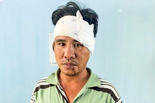 Rút dao đâm 2 người vì mâu thuẫn tiền bạc