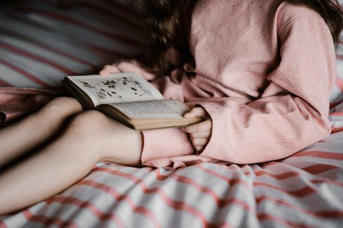 Bé gái 9 tuổi mắc bệnh hiếm suýt phải cắt bỏ chân