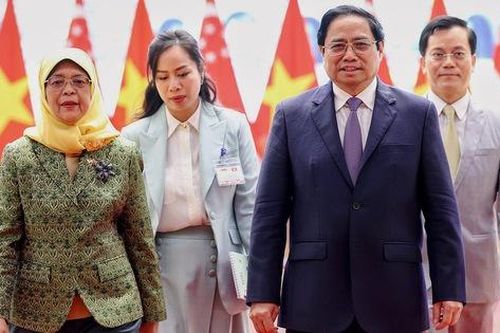 Tổng thống Singapore và Thủ tướng Phạm Minh Chính nhất trí khuyến khích phát triển các KCN VSIP