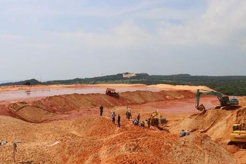 Vụ sập bãi thải khai thác titan làm 4 người bị vùi lấp: Tìm thấy thi thể nạn nhân thứ 2