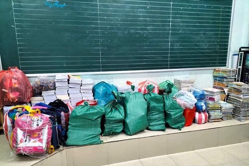 Đà Nẵng vận động học sinh trở lại trường sau lũ