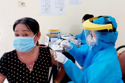 Nhiều nhân viên y tế Sóc Trăng nghỉ việc
