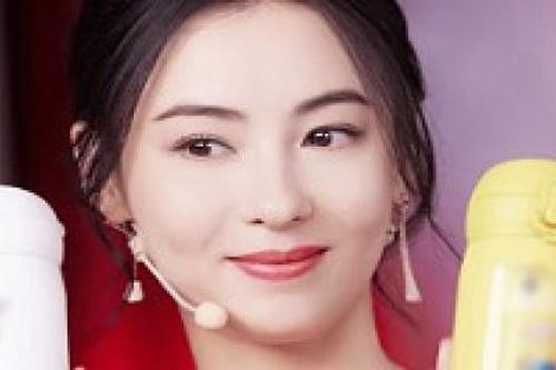 Bán hàng livestream, Trương Bá Chi thu về hàng triệu USD