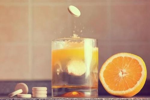 Tại sao Vitamin C giúp bạn ngừa chứng sụt sịt theo mùa?