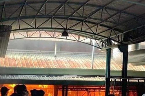 Cháy lớn tại công ty trong giờ làm việc, công nhân vội chạy thoát thân