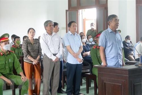 Xét xử cựu Phó Chủ tịch Thường trực UBND tỉnh Phú Yên và đồng phạm