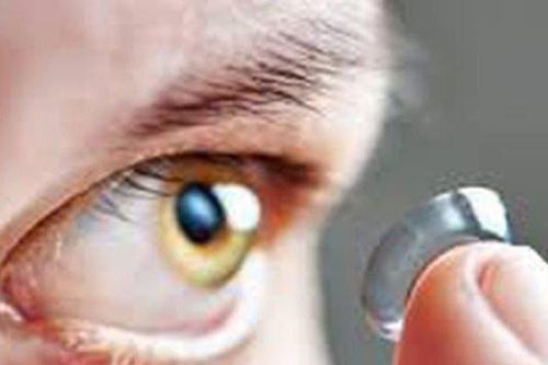 Sơ suất khi đi tắm, người phụ nữ phải cắt bỏ mắt trái