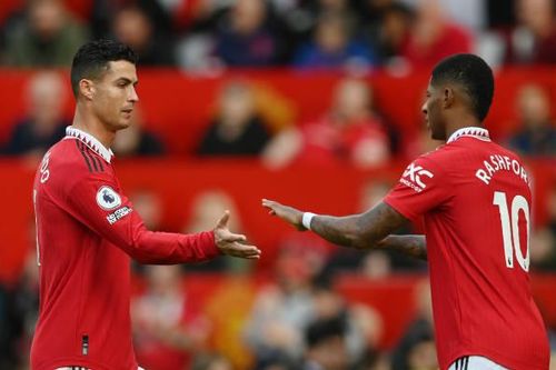 Ronaldo 'lắc đầu' khi bị thay ra trong trận MU vs Newcastle