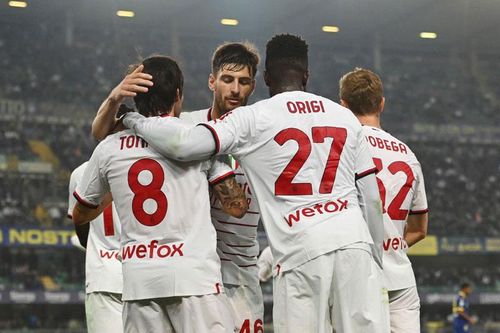 Thắng trận thứ 3 liên tiếp, Milan vào Top 3 Serie A
