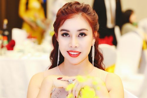 Hoa hậu thiện nguyện Phạm Minh Phi ngày càng xinh đẹp xuất hiện tại 'Dạ tiệc tri ân' của Á hậu Phạm Thị Kim Oanh