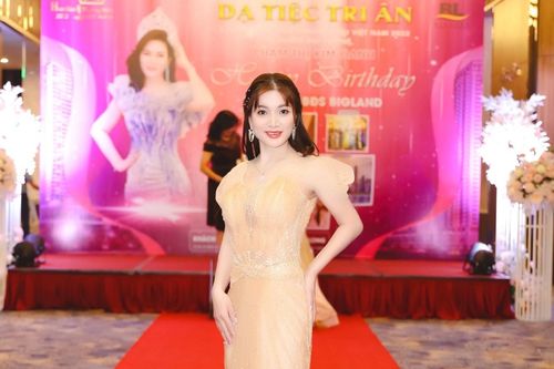 Á hậu Tống Thị Kim Oanh hóa 'nữ thần' trong lần xuất hiện mới nhất