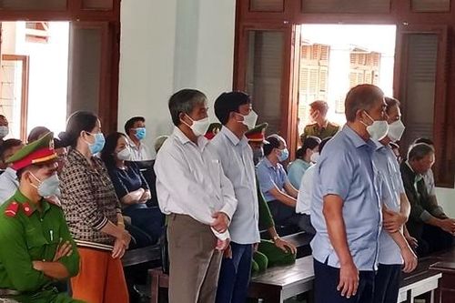 Tiếp tục xét xử nguyên phó Chủ tịch tỉnh Phú Yên cùng 4 đồng phạm