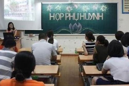 Lạm thu trong trường học: Càng chống, càng bùng phát!