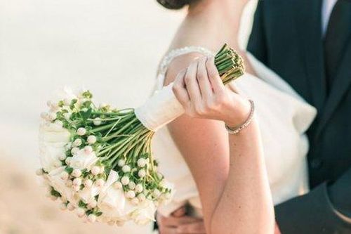 Mẹ tái hôn, con trai 14 tuổi làm một hành động bất ngờ khiến mẹ bật khóc