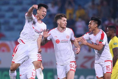 Thắng đẹp HAGL, Viettel FC hâm nóng cuộc đua vô địch