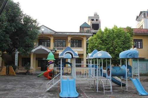 Hà Nội: Trường học bỏ không ở nơi học sinh phải bốc thăm giành suất học