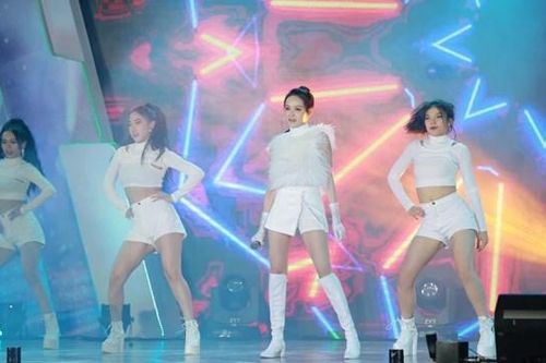 Sự... 'bao dung' từ công chúng Việt