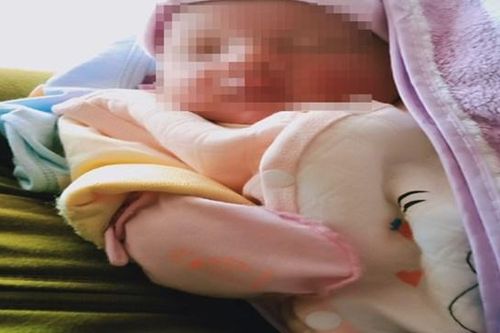 Thừa Thiên - Huế: Cháu bé 1 tuần tuổi bị bỏ rơi trước trạm bưu điện
