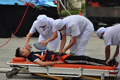 Sơ cứu người ngạt khí