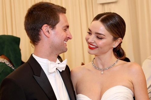 Đế chế 3,4 tỷ USD của vợ chồng siêu mẫu Miranda Kerr
