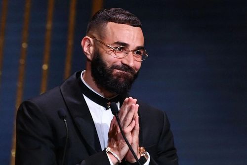 Quả bóng vàng của Benzema là bài học lớn cho Mbappe