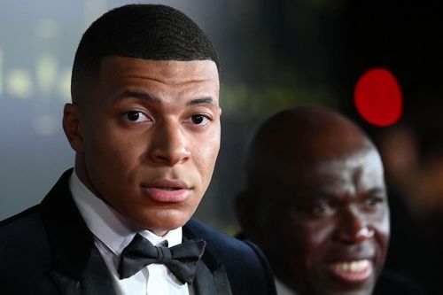 Mbappe bị Chủ tịch Perez phớt lờ