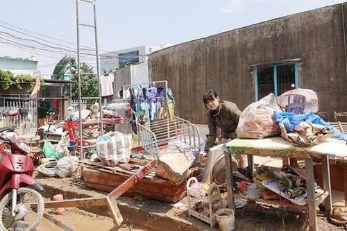 Ngổn ngang sau lũ