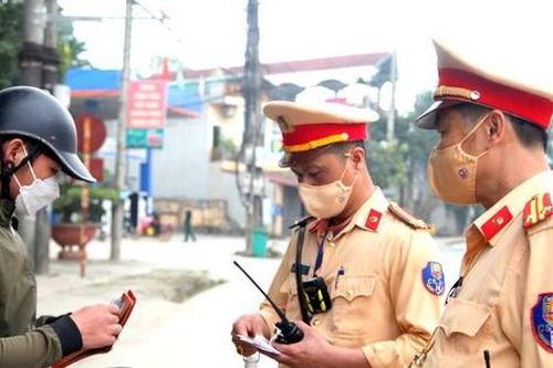 Đề xuất 4 trường hợp cảnh sát giao thông được dừng phương tiện kiểm tra