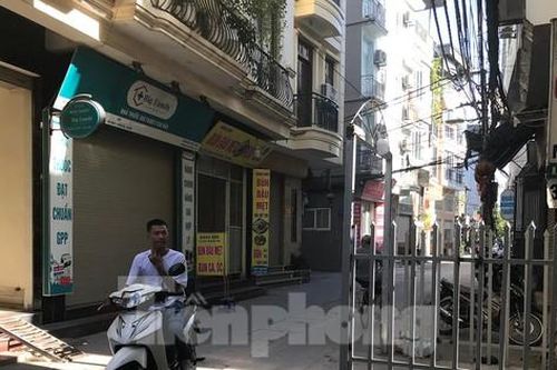 Chiếc cổng sắt tức mắt nhất ở Hà Nội