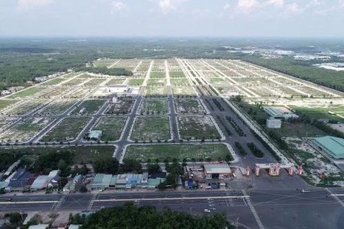 Bà Phương Hằng và Đại Nam thế chấp hơn 2.000 lô đất để gán nợ cho OCB