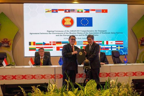 ASEAN - EU ký Hiệp định vận tải hàng không liên khối đầu tiên trên thế giới