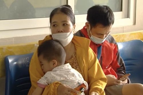 Chênh lệch nhiệt độ ngày - đêm quá cao, trẻ nhập viện tăng