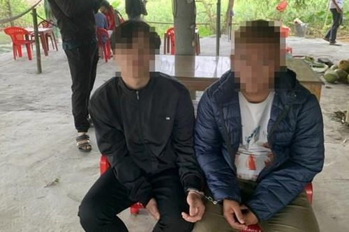 Bắt nhóm cướp chuyên 'hành nghề' trong mưa lũ