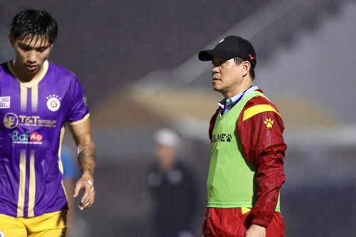 HLV Vũ Tiến Thành: 'Tôi sốc vì thua như set tennis'
