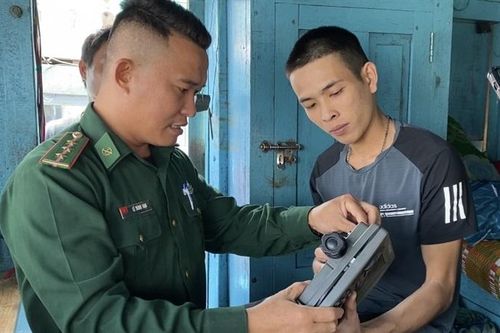 Sét đánh tàu cá nhiều ngư dân may mắn thoát nạn