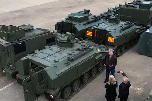 Cựu Tổng thống Ukraine mua hàng chục xe bọc thép Spartan cho quân đội