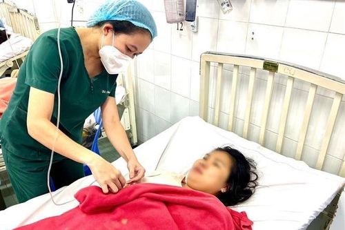 Cứu sống sản phụ bị sốt xuất huyết nặng, sinh non ở tuần thai 35