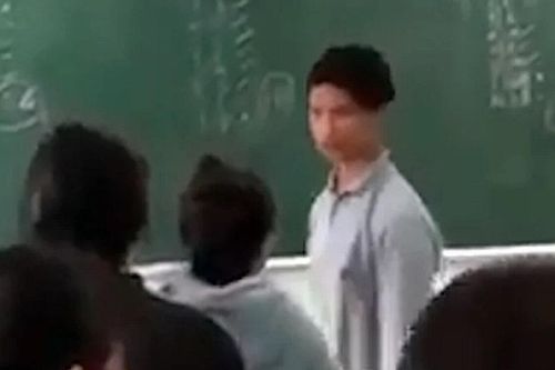 Nữ sinh xưng 'mày - tao' đấu khẩu với thầy giáo trong lớp bị đình chỉ học tập
