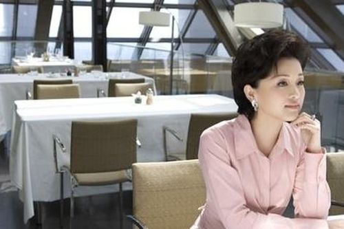 Nữ MC 'giàu sụ' vẫn nhất quyết cho con học trường công vì lý do này