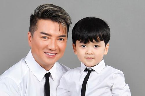 Đàm Vĩnh Hưng viết nhật ký chăm con
