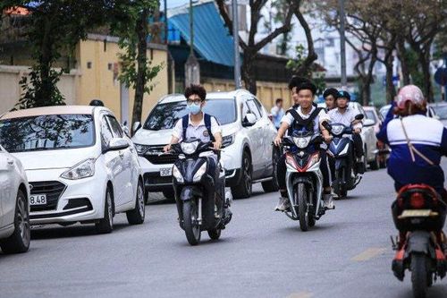 Hà Nội: Tập trung xử lý học sinh vi phạm giao thông