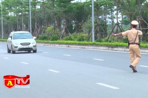 Đề xuất mới nhất của Bộ Công an về các trường hợp Cảnh sát giao thông được dừng xe