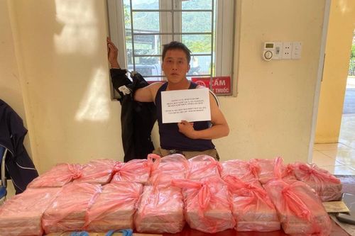 Bị bắt khi đang vận chuyển 30 bánh heroin