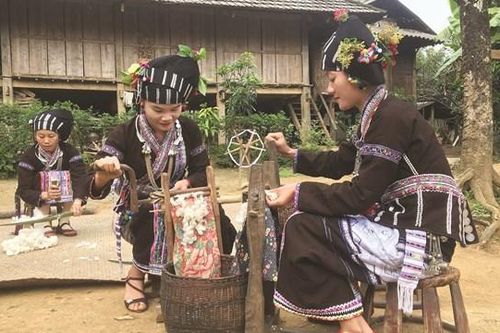 Bảo tồn, phát huy bản sắc văn hóa dân tộc Lự