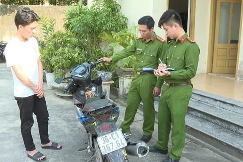 Thanh niên trèo tường trộm xe Exciter sau khi thua cờ bạc