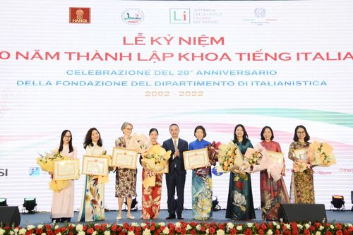 Hơn 8 trăm sinh viên Trường ĐH Hà Nội tốt nghiệp ngành ngôn ngữ Italia