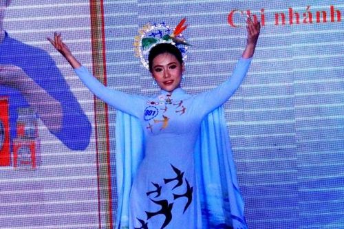 Duyên dáng và tài năng phụ nữ Yến sào Khánh Hòa