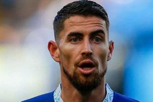 Jorginho từ chối đề nghị của Chelsea vì lương thấp