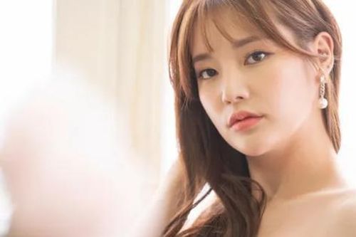Nhận món quà cùng lời khuyên của chị chồng ngày 20/10 mà tôi bật khóc