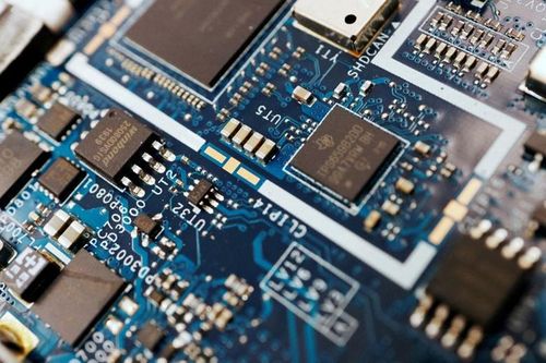 Bloomberg: Trung Quốc họp khẩn sau khi Mỹ siết xuất khẩu chip